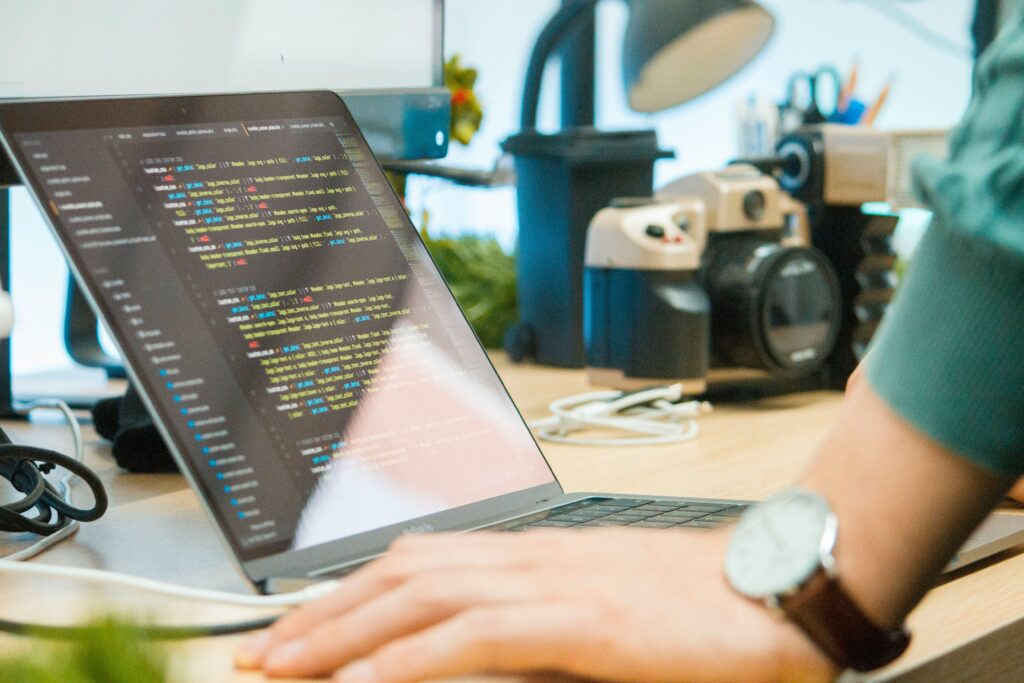 Arena AI testar 320 modelos de inteligência artificial gratuitamente 2026